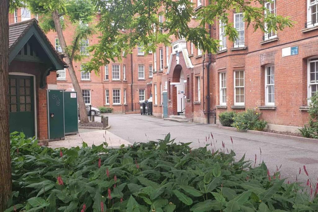 Central 1 Bedroom Apartment *Zone 1* Elephant And Castle London Exteriör bild